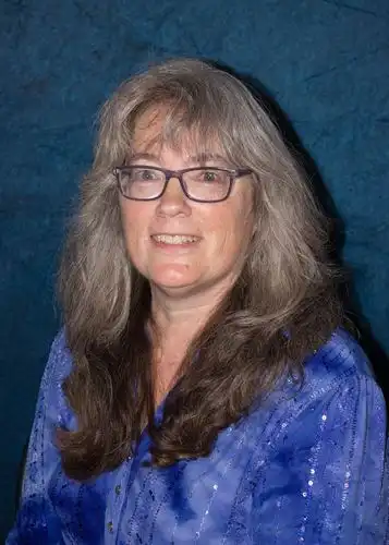 goodbrake in blue blouse