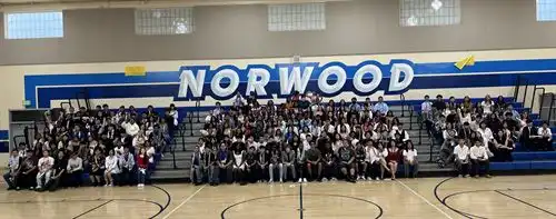 2425 Promoting class picture