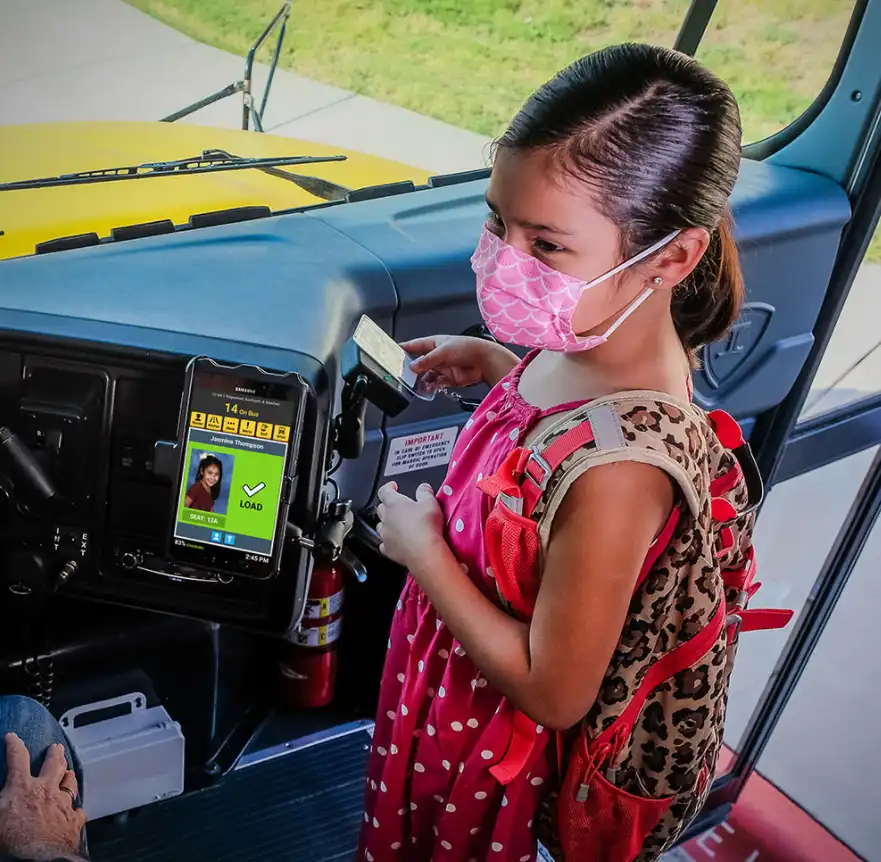 girl scanning smart tag