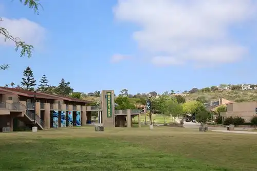 La Costa Canyon High School — Campus