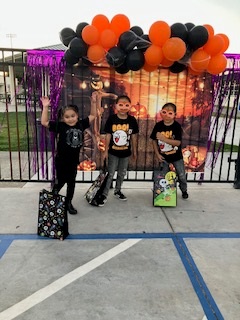 Gray Avenue Oct. Holiday 1