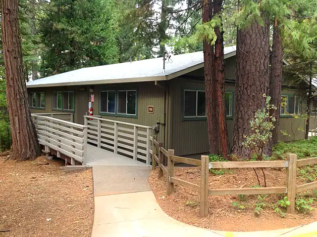 Cabin with accessible ramp