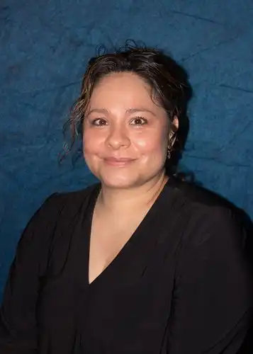 liza with black blouse