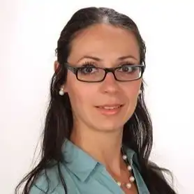 Yoana Davidkova Armour Headshot
