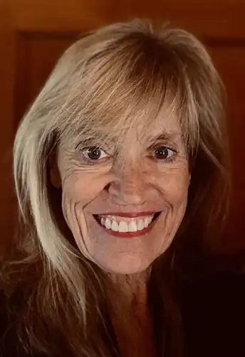 Valerie Pitts Headshot