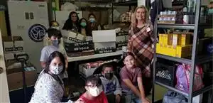 Students helping in food pantry.