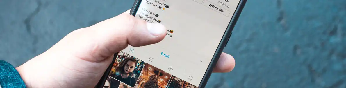 hand holding phone