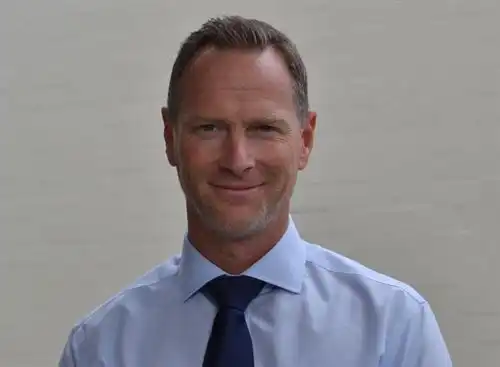 Mr. Howe
